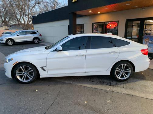 2017 BMW 330 Gran Turismo xDrive
