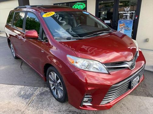 2019 Toyota Sienna XLE Premium