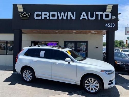 2016 Volvo XC90 T6 Momentum