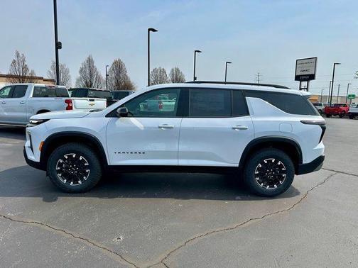 Polar White Tricoat 2026 Chevrolet Traverse AWD Z71