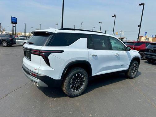 Polar White Tricoat 2026 Chevrolet Traverse AWD Z71