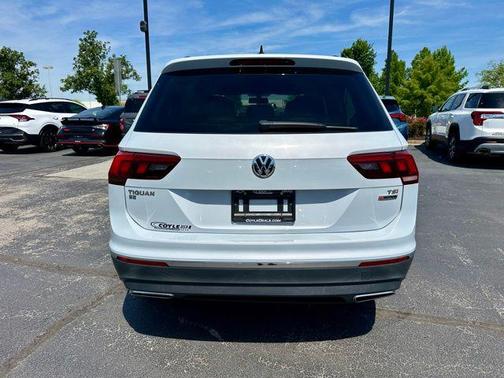 White Silver 2018 Volkswagen Tiguan 2.0T SE 4MOTION
