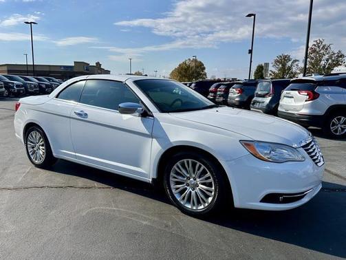 2013 Chrysler 200 Limited