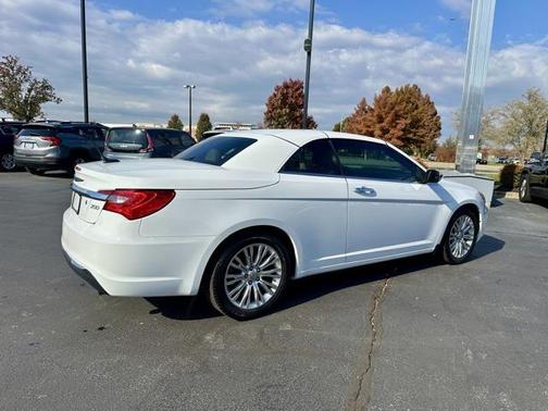 2013 Chrysler 200 Limited