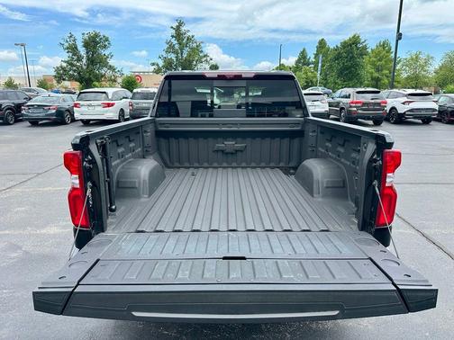 Black 2025 Chevrolet Silverado 1500 High Country