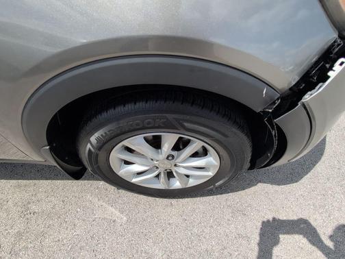 Titanium Silver 2016 Kia Sorento LX