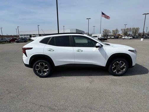 Summit White 2026 Chevrolet Trax LT