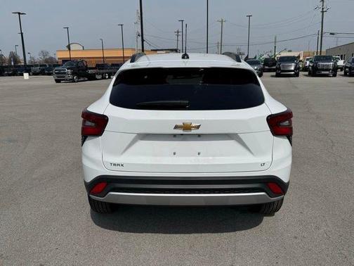 Summit White 2026 Chevrolet Trax LT