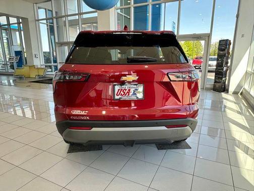 Radiant Red Tintcoat 2026 Chevrolet Equinox 1LT