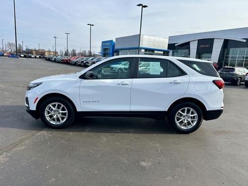 2022 Chevrolet Equinox LS