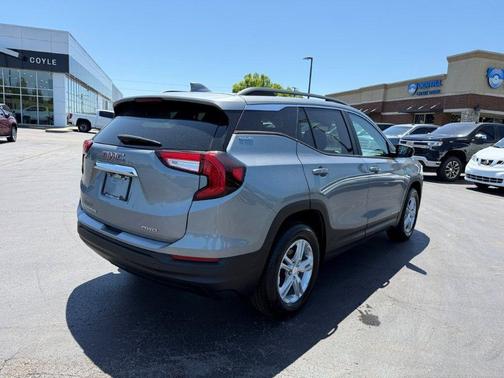 Sterling Metallic 2023 GMC Terrain SLE