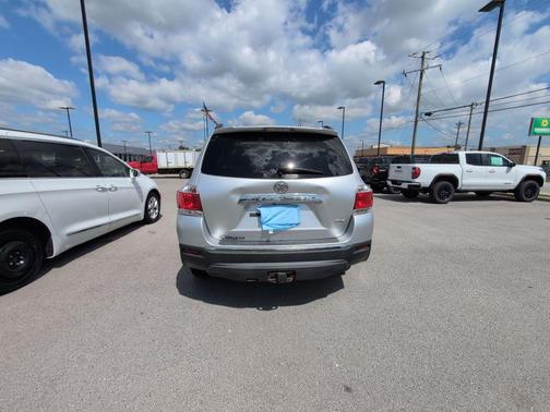Classic Silver Metallic 2013 Toyota Highlander Limited