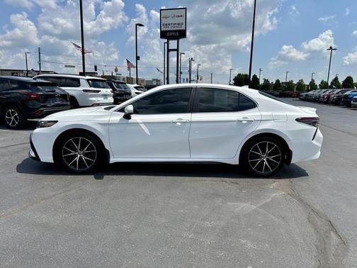2021 Toyota Camry SE