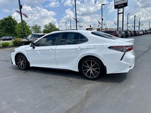 2021 Toyota Camry SE