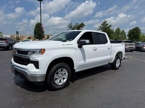 Summit White 2025 Chevrolet Silverado 1500 LT