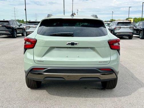 Cacti Green 2026 Chevrolet Trax FWD ACTIV