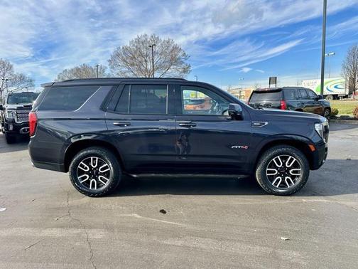 2024 GMC Yukon 4WD AT4
