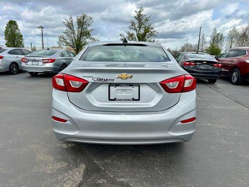 Silver Ice Metallic 2018 Chevrolet Cruze LS