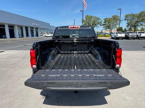 Black 2026 Chevrolet Colorado LT