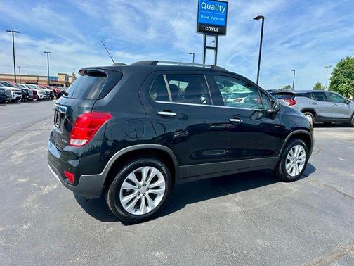 Mosaic Black Metallic 2018 Chevrolet Trax Premier