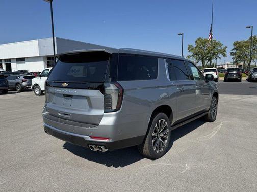 2025 Chevrolet Suburban 4WD High Country
