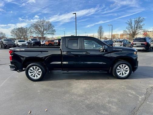 2022 Chevrolet Silverado 1500 Custom