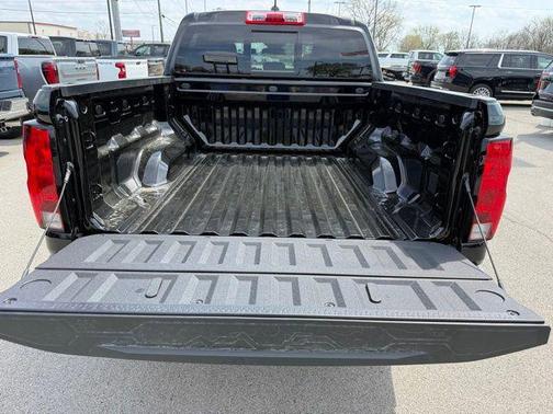 Black 2026 Chevrolet Colorado LT