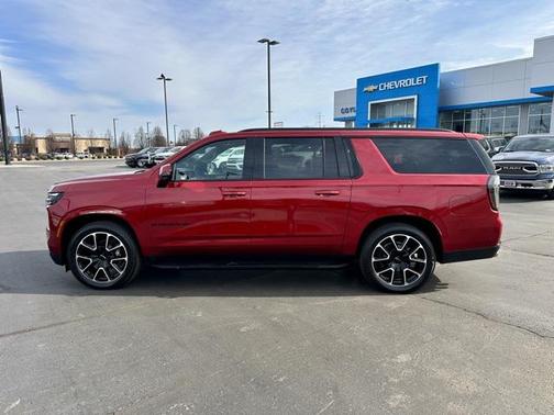 2025 Chevrolet Suburban RST