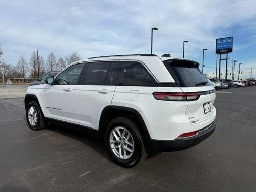 2023 Jeep Grand Cherokee Laredo