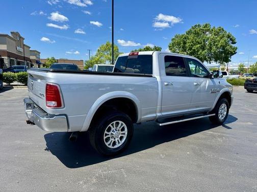2017 RAM 2500 Laramie Crew Cab 4x4 6'4' Box