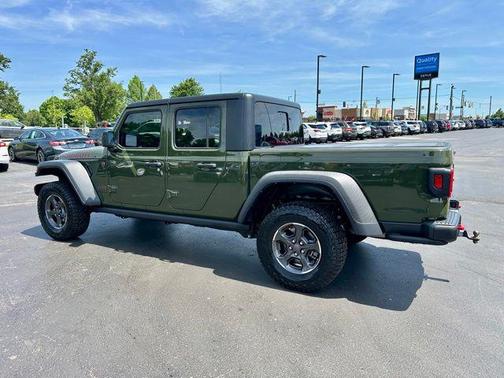 Sarge Green Clearcoat 2023 Jeep Gladiator Rubicon
