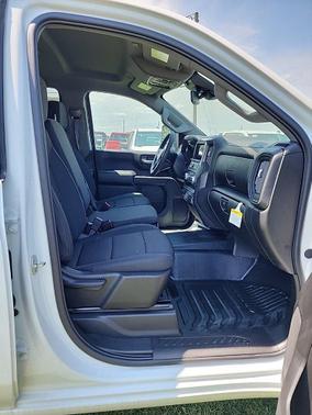 Summit White 2024 GMC Sierra 2500 Pro