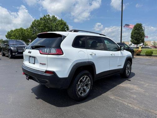 Bright White Clearcoat 2020 Jeep Cherokee Trailhawk
