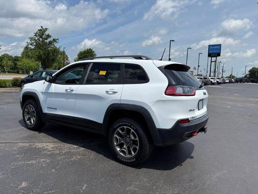 Bright White Clearcoat 2020 Jeep Cherokee Trailhawk