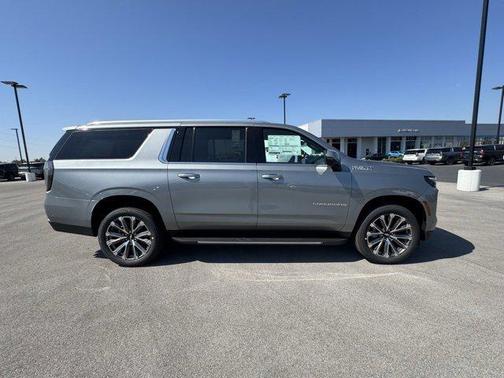 2025 Chevrolet Suburban 4WD High Country