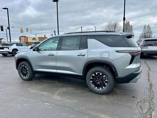 Polar White Tricoat 2026 Chevrolet Traverse AWD Z71