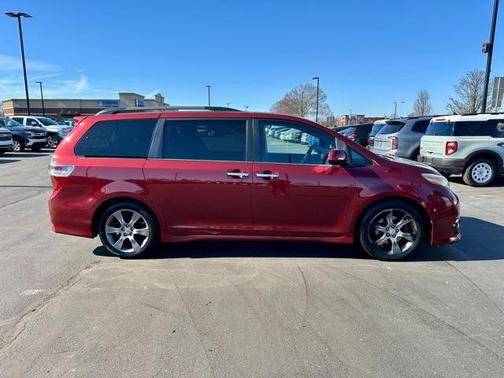2015 Toyota Sienna SE