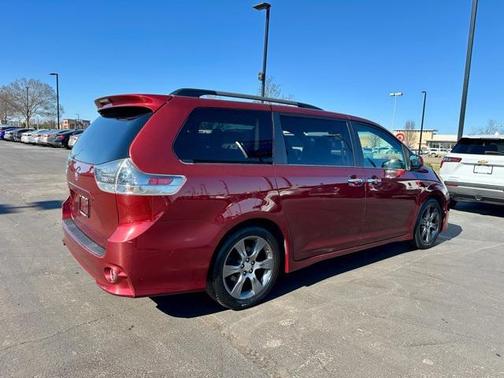 2015 Toyota Sienna SE