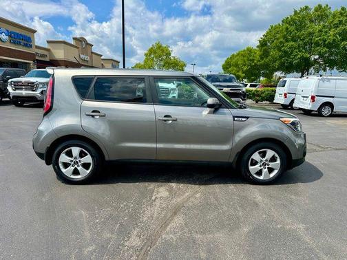 Titanium Gray 2018 Kia Soul Base