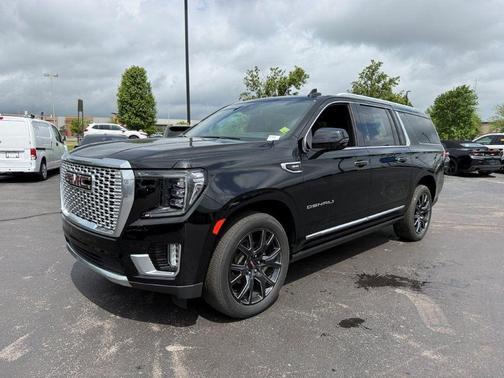 Onyx Black 2023 GMC Yukon XL Denali