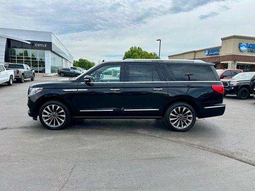 Black Metallic 2019 Lincoln Navigator L Select