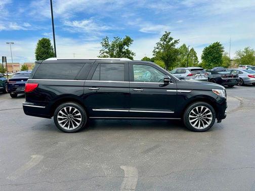 Black Metallic 2019 Lincoln Navigator L Select