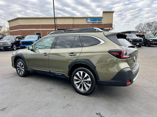 2025 Subaru Outback Touring XT