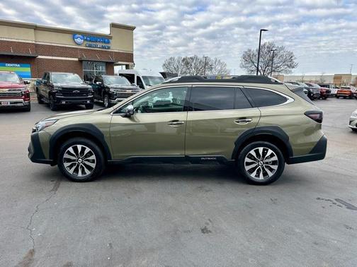 2025 Subaru Outback Touring XT