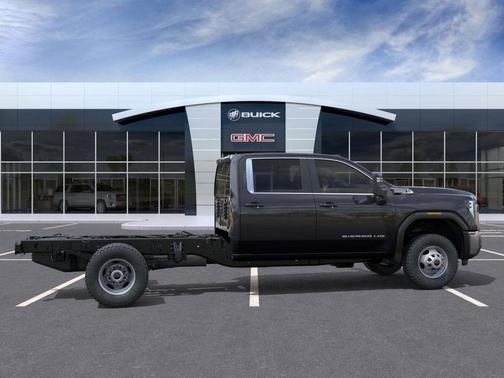 2025 GMC Sierra 3500 Base