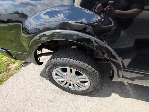 Black Clearcoat 2008 Lincoln Mark LT Base