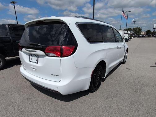 Bright White Clearcoat 2020 Chrysler Pacifica Limited