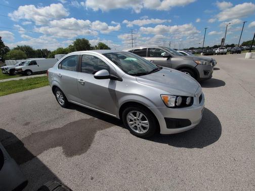 Silver Ice Metallic 2014 Chevrolet Sonic LT