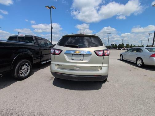 Champagne Silver Metallic 2016 Chevrolet Traverse 1LT