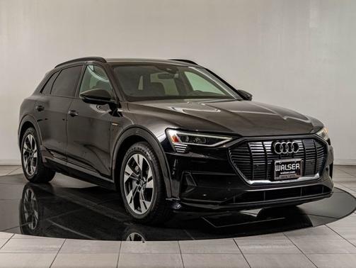 2022 Audi e-tron Premium